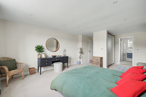 Principal bedroom- click for photo gallery